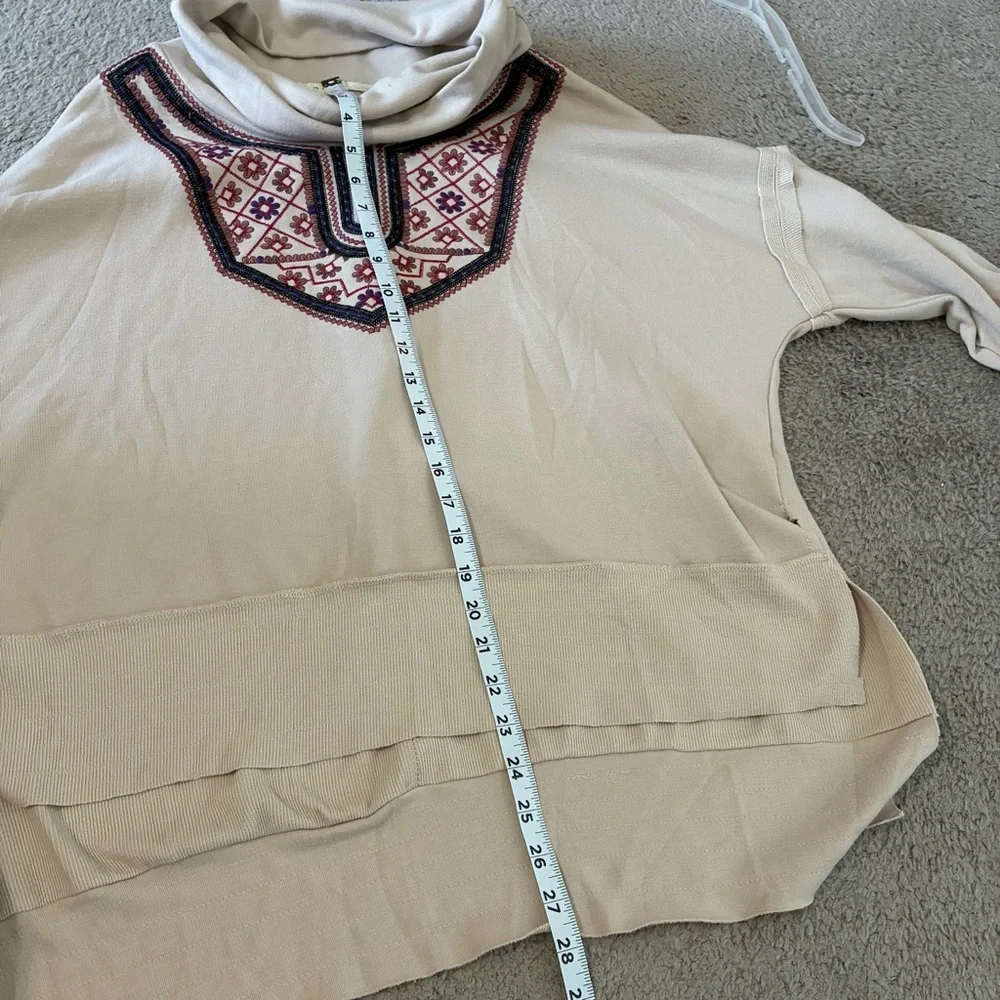 POL Cream Beige Oversize Sweater Sweatshirt Women’s Small Western